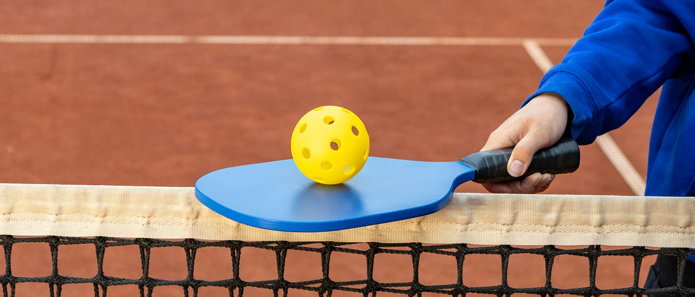 how to choose a pickleball paddle - 1
